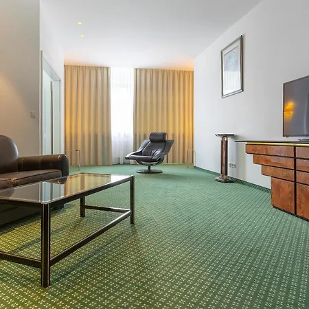 Hotel Eden Parc 3*